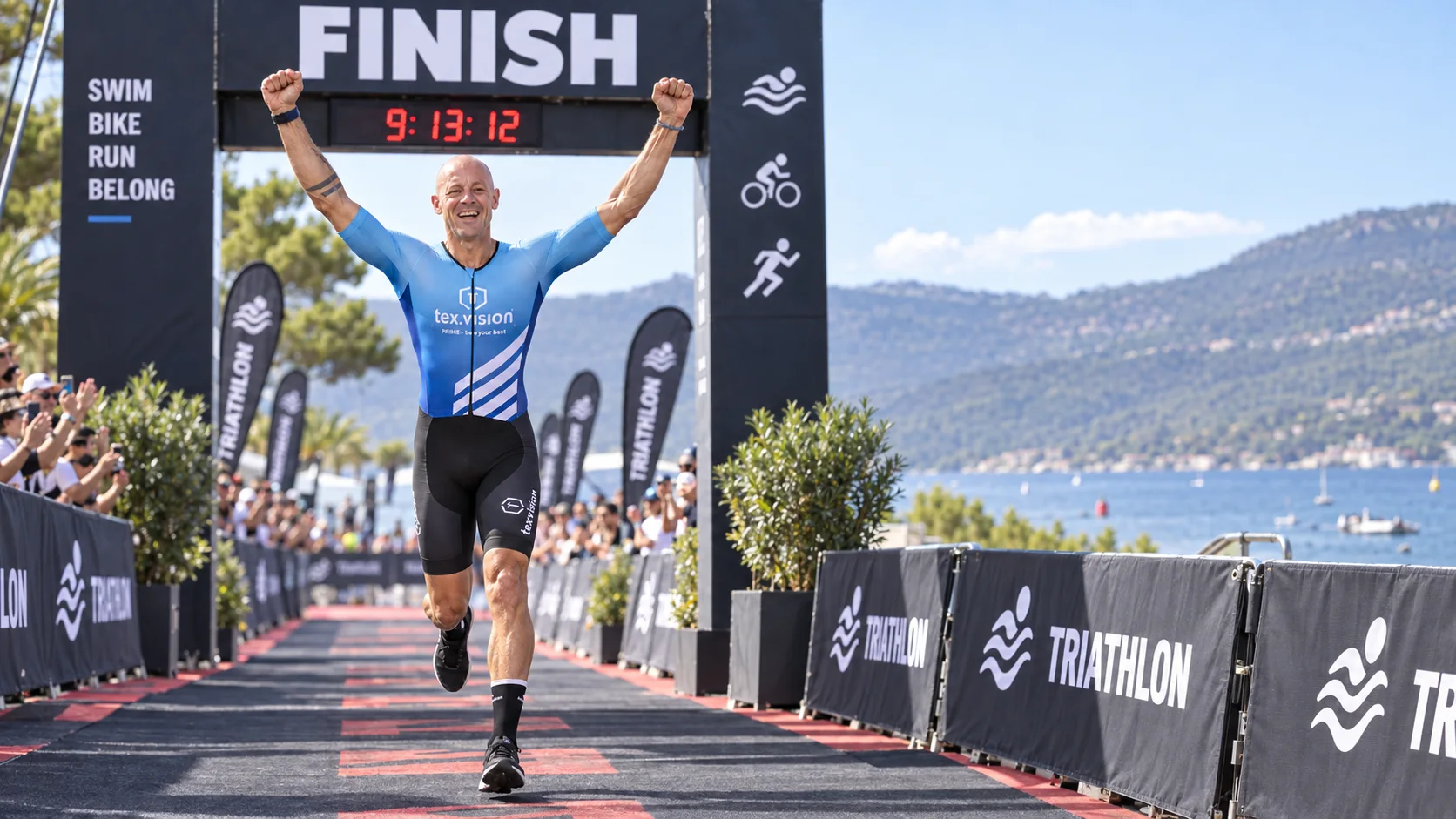 Triatleet aan de finish